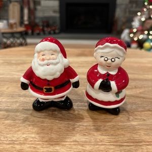 Mr & Mrs Clause Salt and Pepper Shaker 🎅🏼🤶🏼